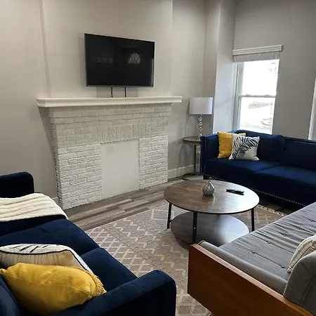 Lovely 2Br Near Downtown Area